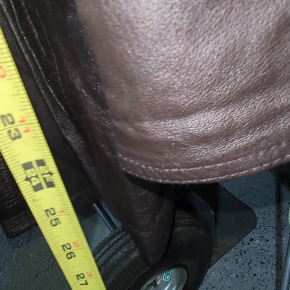 Comint Dark Brown Leather Jacket with Coyote Fur Trim - Picture 5 of 7